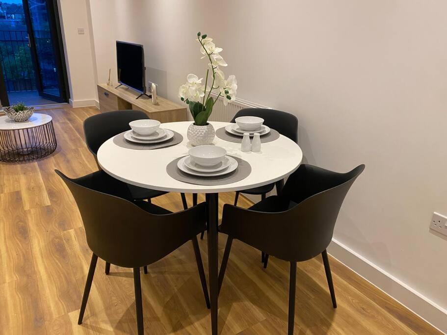 Triple T Homes Cosy 2 Bedroom Apartment With Balcony Ilford Ngoại thất bức ảnh